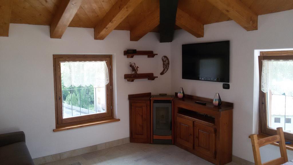 Mansarda Monte Bianco Apartment La Salle Bilik gambar