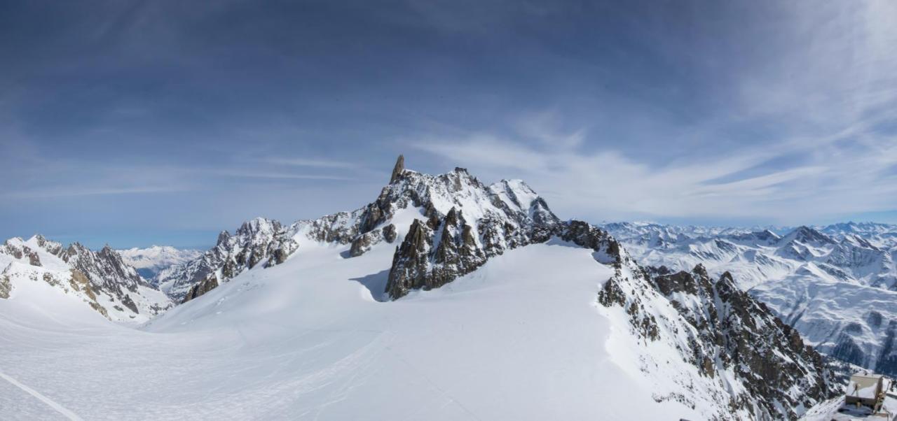 Mansarda Monte Bianco Apartment La Salle Luaran gambar