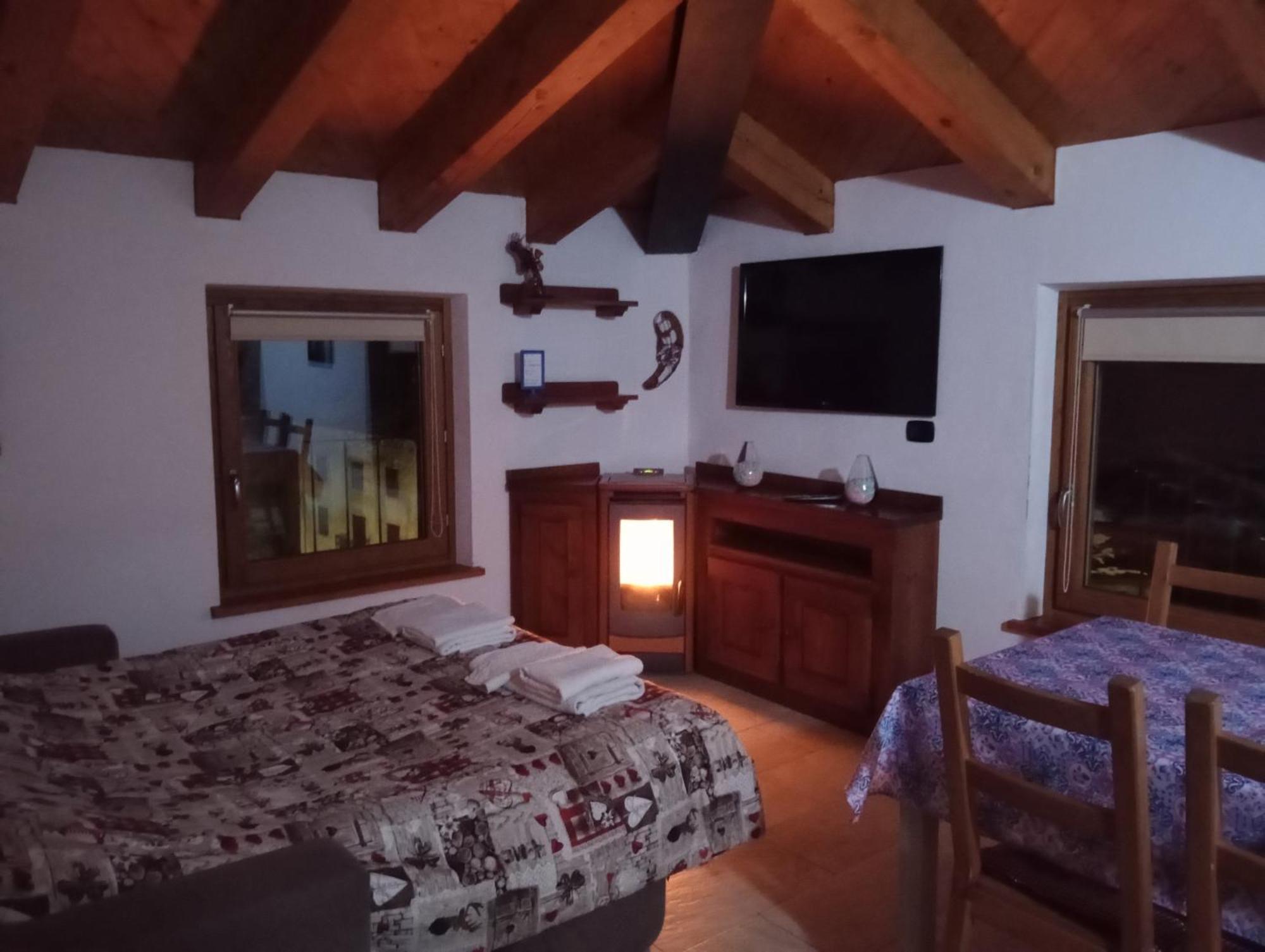 Mansarda Monte Bianco Apartment La Salle Luaran gambar